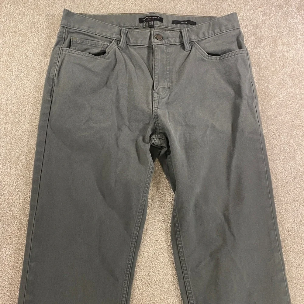 Banana Republic Traveler Pants Mens 31x32 Yosemite Green Slim Fit Twill Chinos